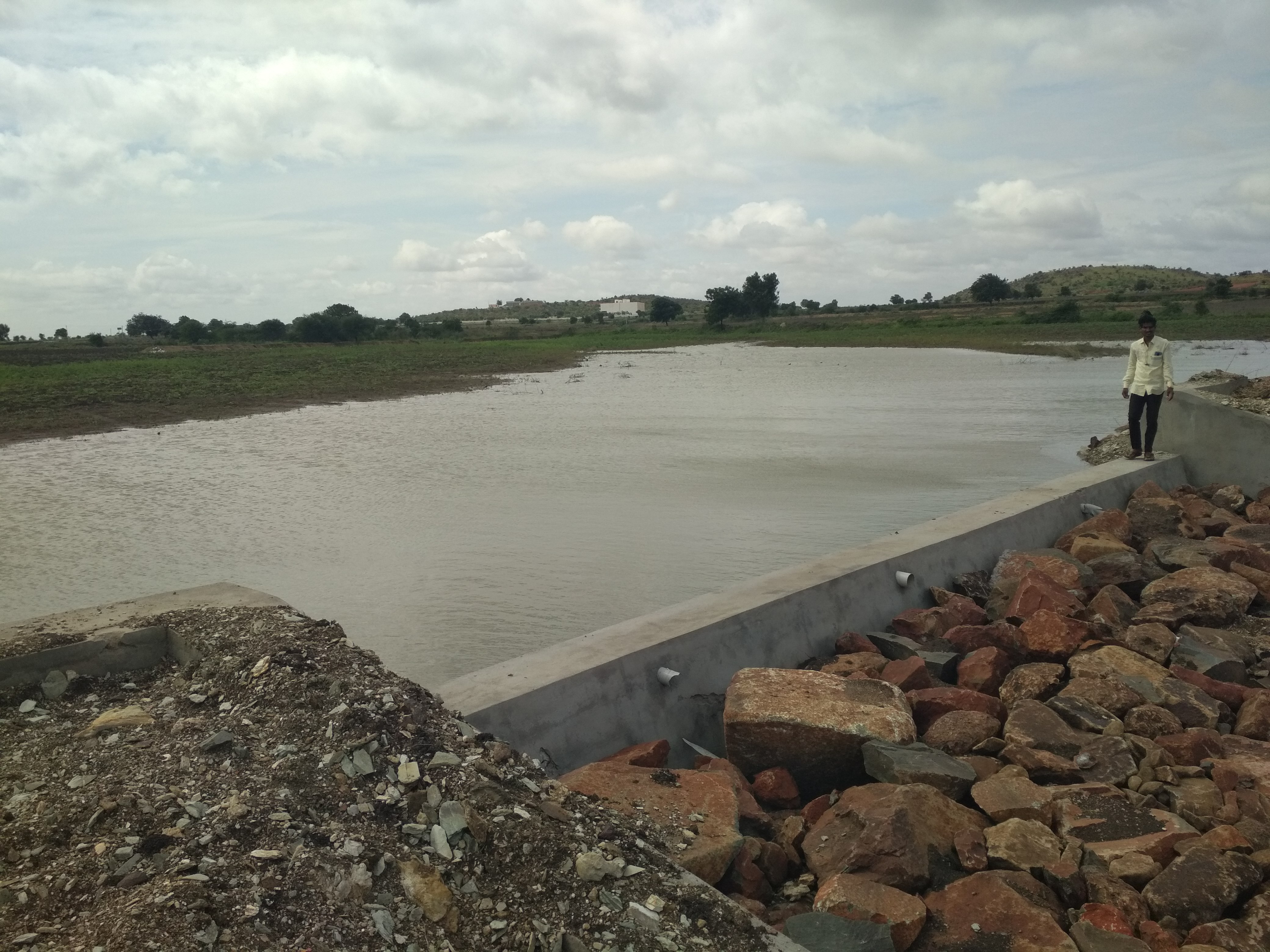 efs_印度新池塘和大坝项目